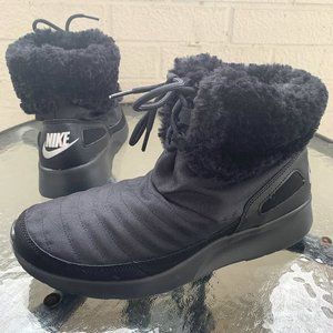 ✔︎ Nike Women's Kaishi Winter Boots